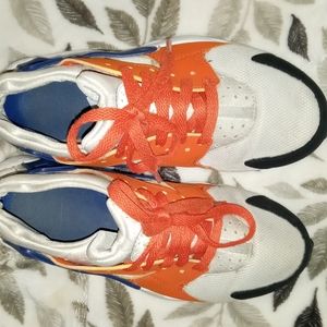 Nike Hurricane 6 y boy n woman's 7s 7 1/2